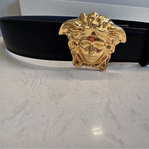 Authentic Versace La Medusa Black and Gold belt - Picture 2 of 8